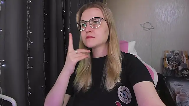 MissBrightShine online show from March 2026 10:37:02 AM