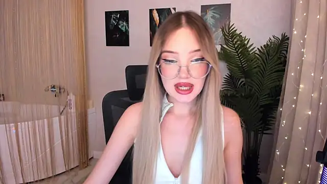 FloweryLove 1 online show from February 2025 11:40:02 AM