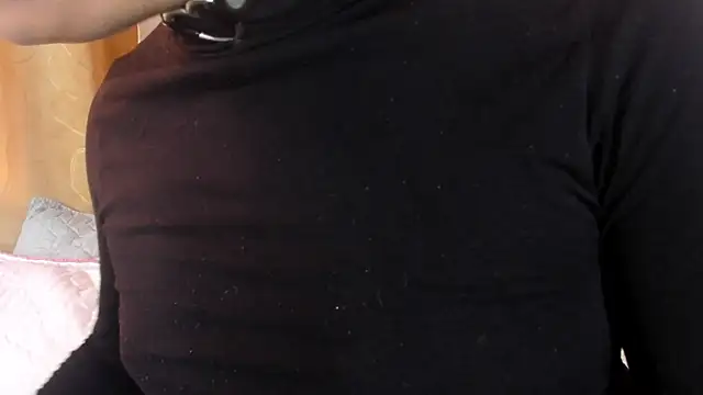 Snapshot of Satuurn_ chatting on January 2025 02:04:01 PM Satuurn online show from January 2025 02:04:01 PM