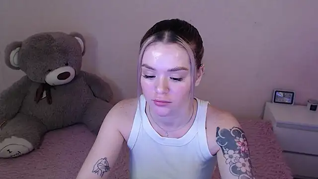 miaacatt online show from January 2025 08:15:01 AM