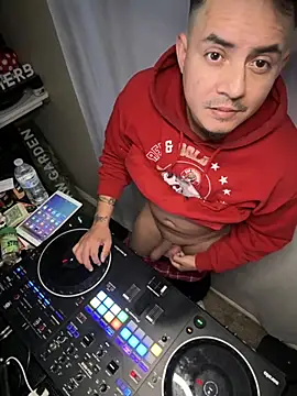 PeterGrandee online show from December 2024 10:17:02 PM