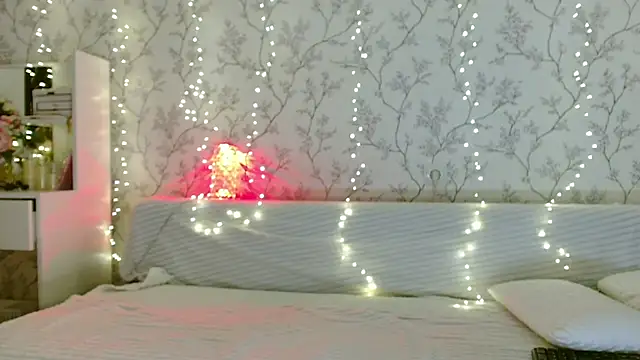 Imcarrieberry online show from March 2025 02:08:02 PM