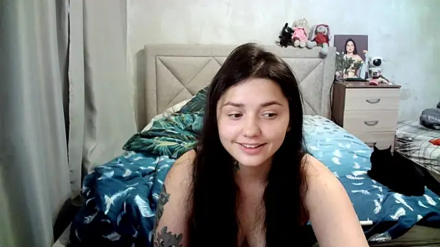 Snapshot of juliettkalen chatting on June 2026 03:44:01 AM juliettkalen online show from June 2026 03:44:01 AM