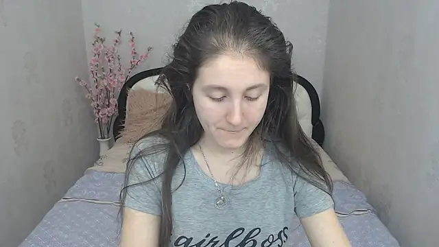 Holliy Cooper online show from February 2025 07:24:02 AM