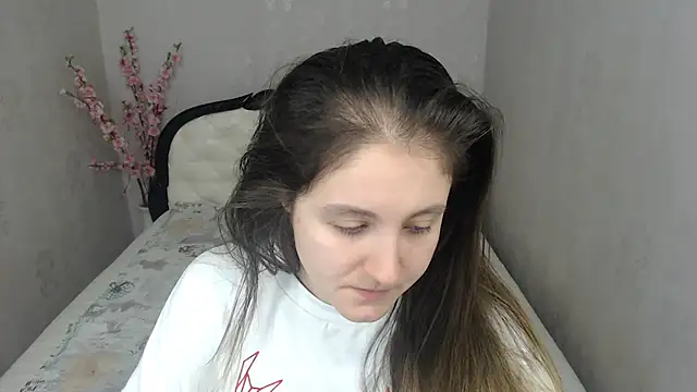 Holliy Cooper online show from December 2025 09:47:01 AM