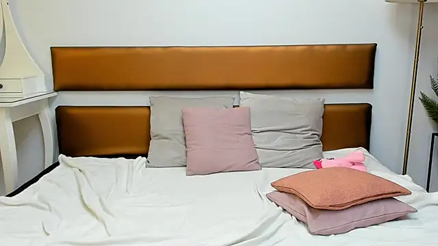 MissYvie online show from February 2025 10:04:02 AM