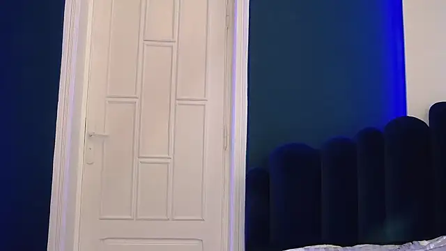 BeeaMayer online show from January 2025 12:41:02 PM