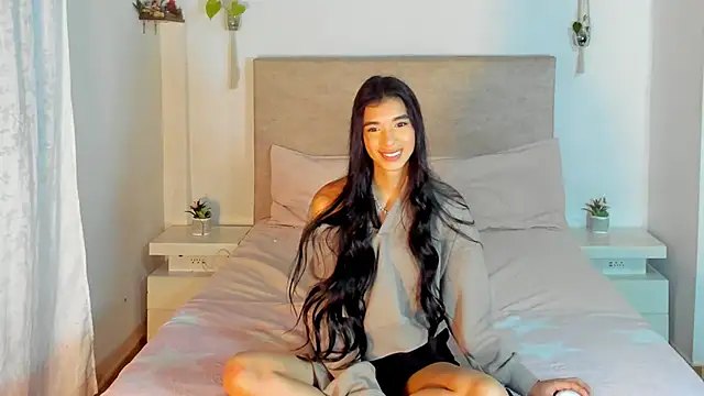 katt pelaez online show from February 2026 03:05:02 AM