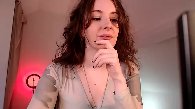 sophia leurre online show from January 2025 02:51:02 PM