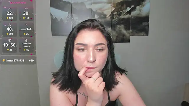 Snapshot of Sourr_Lollipop chatting on May 2026 11:01:04 PM Sourr Lollipop online show from May 2026 11:01:04 PM