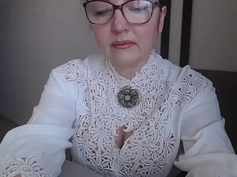 Alma44 online show from January 2026 08:29:02 AM