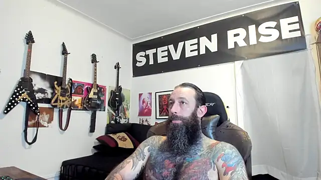 Snapshot of StevenRiseNYC chatting on June 2026 11:31:01 PM StevenRiseNYC online show from June 2026 11:31:01 PM