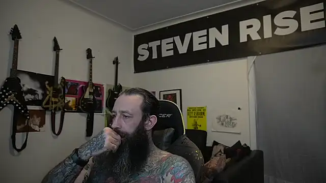 Snapshot of StevenRiseNYC chatting on June 2026 12:44:02 AM StevenRiseNYC online show from June 2026 12:44:02 AM