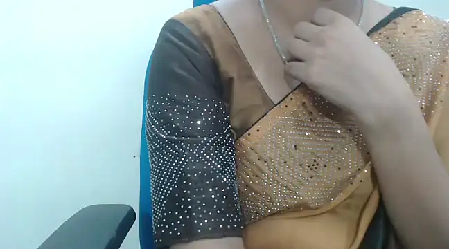 Snapshot of Lovely_Siri_23 chatting on January 2025 04:12:02 PM Lovely Siri 23 online show from January 2025 04:12:02 PM