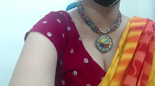 Snapshot of Lovely_Siri_23 chatting on February 2025 03:39:01 PM Lovely Siri 23 online show from February 2025 03:39:01 PM