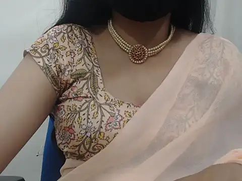 Lovely Siri 23 online show from February 2026 06:33:02 PM