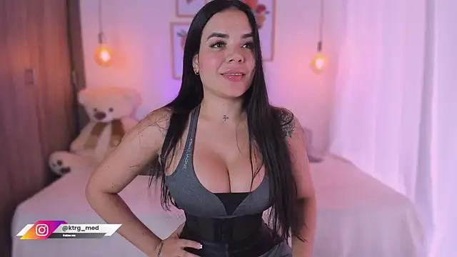 Snapshot of amelie_gonzalez chatting on December 2024 03:53:02 PM amelie gonzalez online show from December 2024 03:53:02 PM