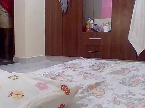 sweet-fancy online show from November 2025 06:13:02 AM