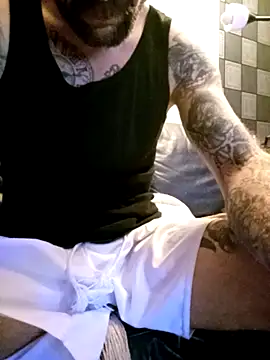 Snapshot of PIercingBoy38 chatting on January 2026 05:38:02 PM PIercingBoy38 online show from January 2026 05:38:02 PM
