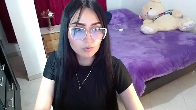 Tiffani Williams online show from April 2026 01:00:01 AM