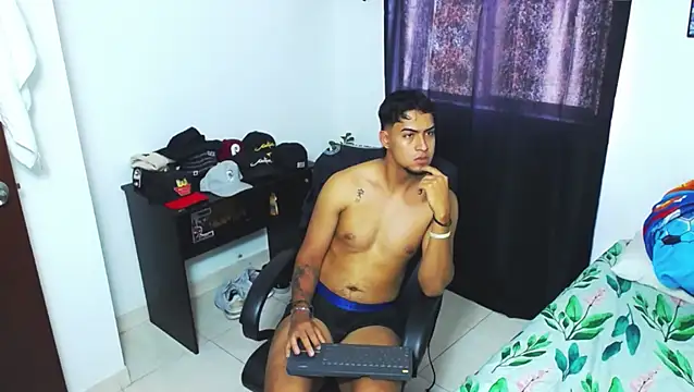 Snapshot of matias_bianco chatting on January 2025 07:02:02 PM matias bianco online show from January 2025 07:02:02 PM