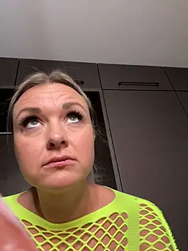 Bella-Tight online show from October 2025 07:10:02 AM