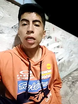 Snapshot of Alexander9827 chatting on January 2025 12:35:02 AM Alexander9827 online show from January 2025 12:35:02 AM