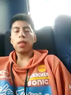 Snapshot of Alexander9827 chatting on January 2025 10:52:01 PM Alexander9827 online show from January 2025 10:52:01 PM