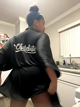 Snapshot of creamdreammmm chatting on December 2025 04:29:02 AM creamdreammmm online show from December 2025 04:29:02 AM