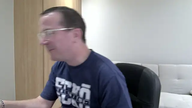 BrettJ81 online show from October 2025 02:04:01 PM