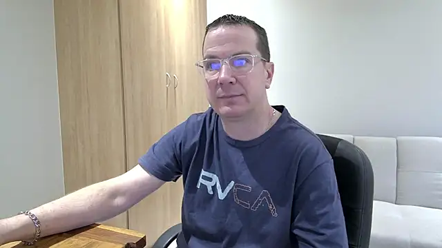 BrettJ81 online show from October 2025 03:57:02 PM