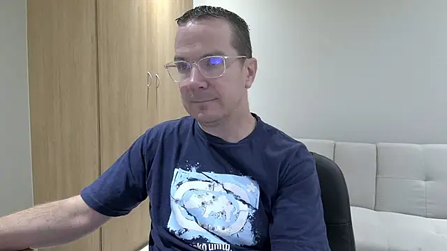 BrettJ81 online show from April 2026 10:32:02 AM