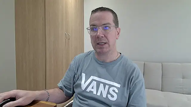 BrettJ81 online show from April 2026 02:12:02 PM