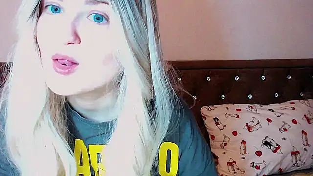 Snapshot of Sara4uu chatting on October 2025 11:39:01 PM Sara4uu online show from October 2025 11:39:01 PM