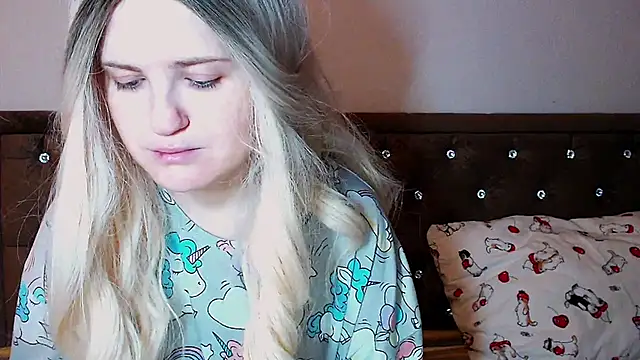 Snapshot of Sara4uu chatting on November 2025 12:31:01 AM Sara4uu online show from November 2025 12:31:01 AM