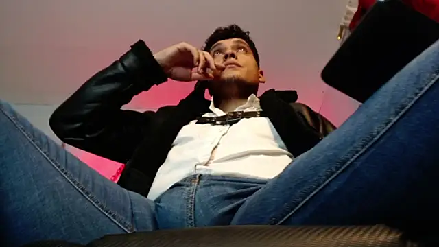 dom2travelersss online show from January 2026 11:42:01 PM