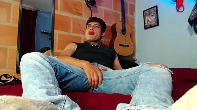 dom2travelersss online show from April 2026 10:34:01 PM