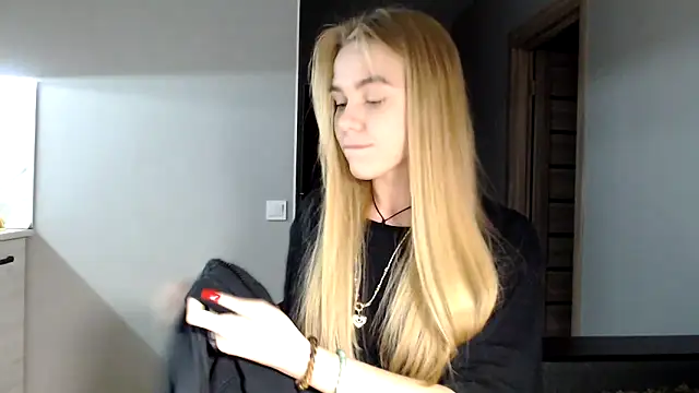 Snapshot of Sunbeam_ chatting on December 2024 11:07:01 PM Sunbeam online show from December 2024 11:07:01 PM