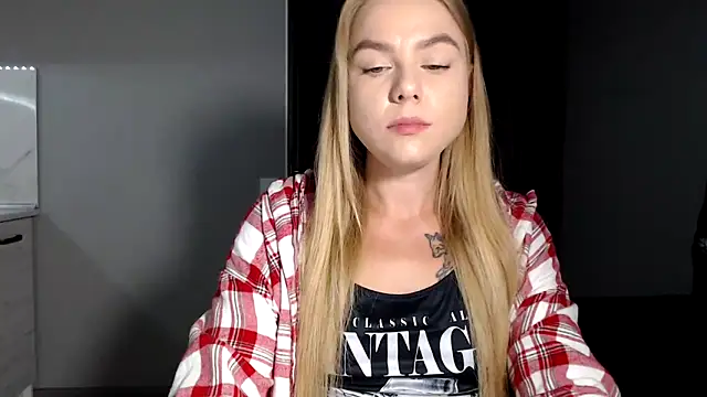 Snapshot of Sunbeam_ chatting on September 2025 07:48:01 PM Sunbeam online show from September 2025 07:48:01 PM