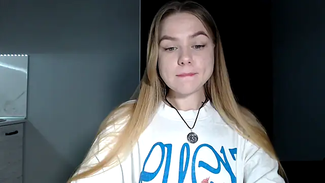 Snapshot of Sunbeam_ chatting on April 2026 08:00:02 PM Sunbeam online show from April 2026 08:00:02 PM
