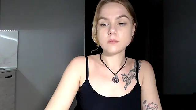 Snapshot of Sunbeam_ chatting on April 2026 08:22:01 PM Sunbeam online show from April 2026 08:22:01 PM