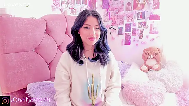 natalie jaensen online show from February 2025 02:33:02 PM