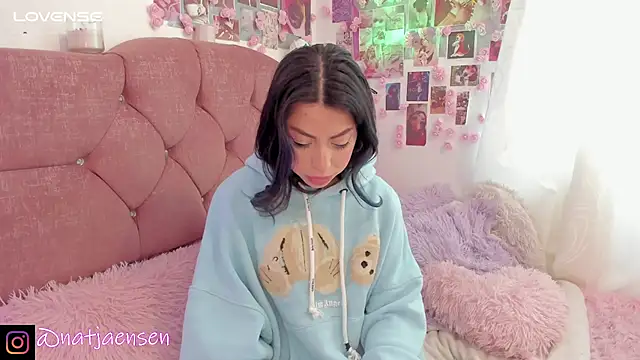 natalie jaensen online show from March 2025 01:46:02 PM