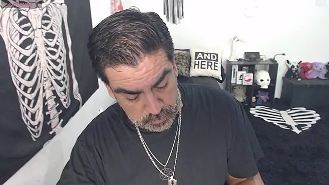 Snapshot of soyelcarlitos_ chatting on June 2026 05:36:02 PM soyelcarlitos online show from June 2026 05:36:02 PM