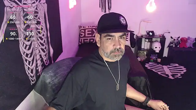 Snapshot of soyelcarlitos_ chatting on June 2026 07:42:01 AM soyelcarlitos online show from June 2026 07:42:01 AM