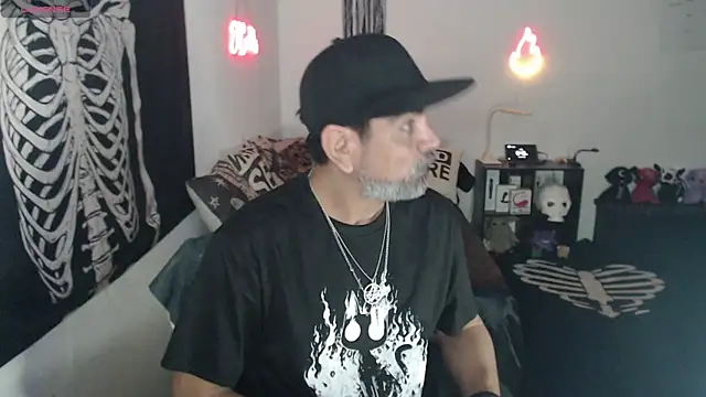 Snapshot of soyelcarlitos_ chatting on June 2026 06:37:02 AM soyelcarlitos online show from June 2026 06:37:02 AM