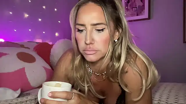 Snapshot of Fitnessbabe69 chatting on March 2025 08:28:02 AM Fitnessbabe69 online show from March 2025 08:28:02 AM