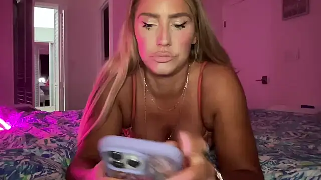 Snapshot of Fitnessbabe69 chatting on September 2025 09:36:02 AM Fitnessbabe69 online show from September 2025 09:36:02 AM