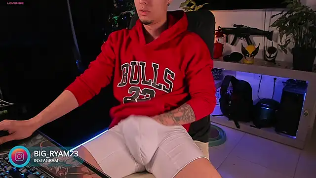 bigryann23 online show from December 2024 02:52:01 AM