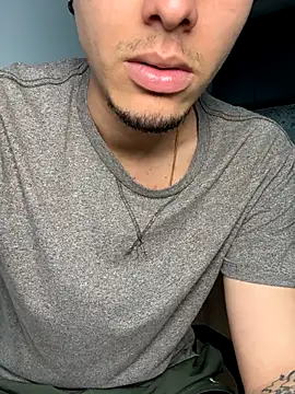 bigryann23 online show from November 2025 10:09:02 PM